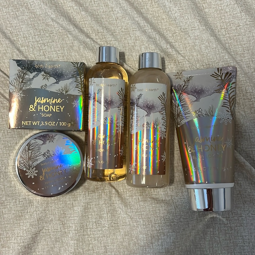 Body&Earth Holliday Set